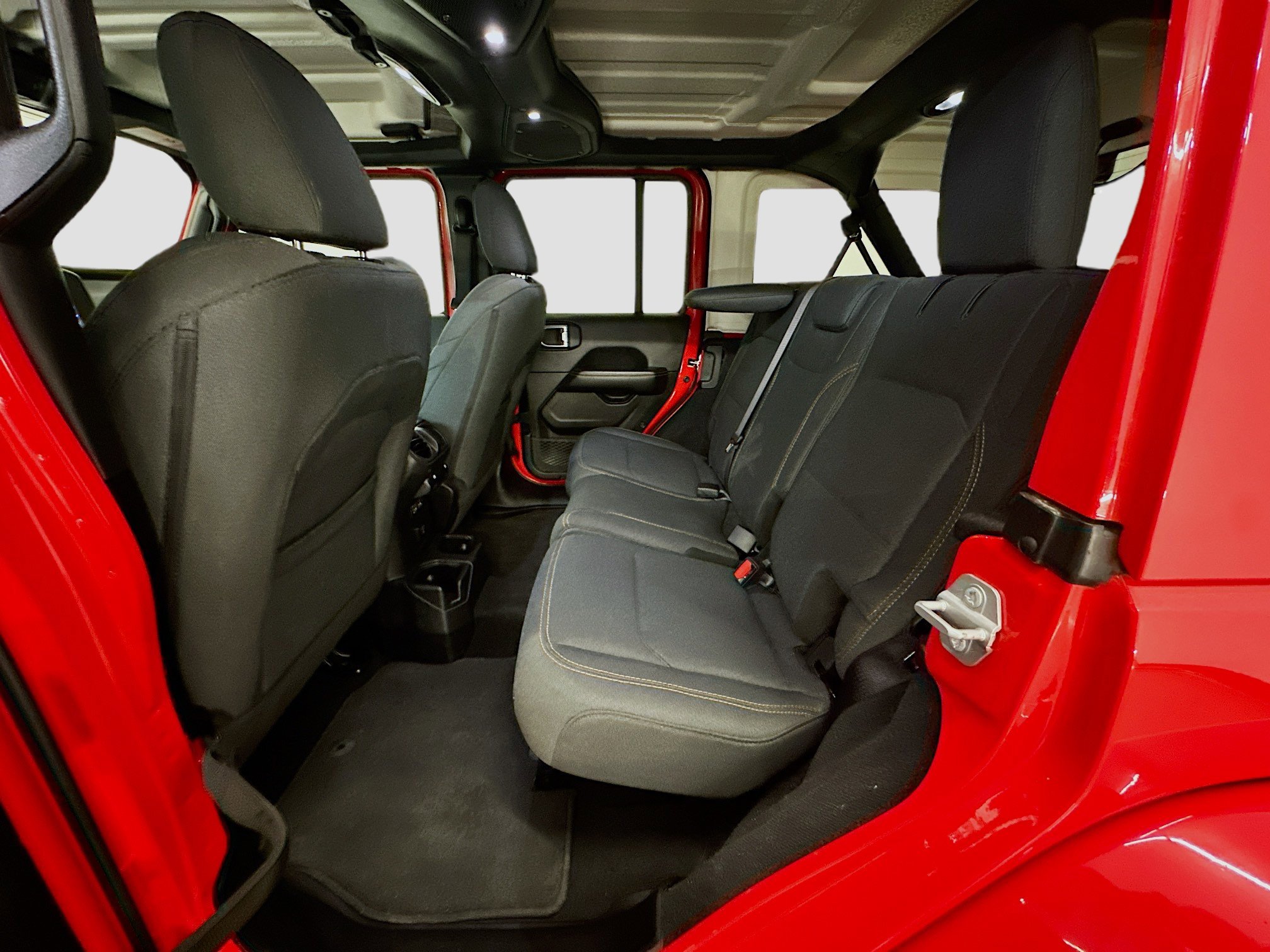 Used 2025 Jeep Wrangler Unlimited Sahara AWD/4WD image 28