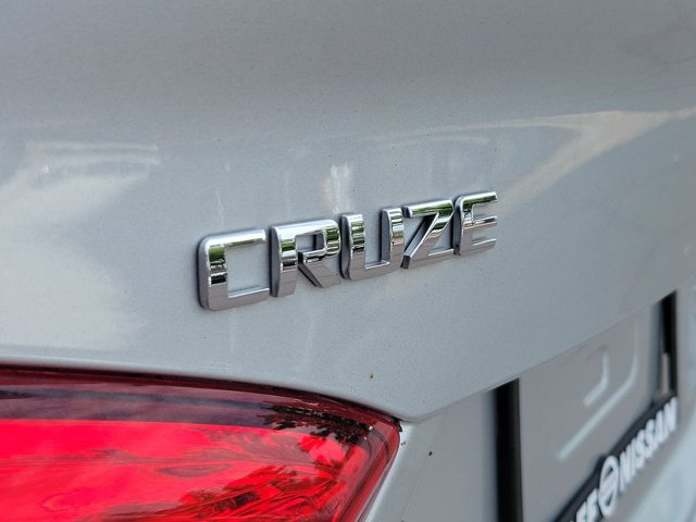 Used 2018 Chevrolet Cruze LT FWD image 5