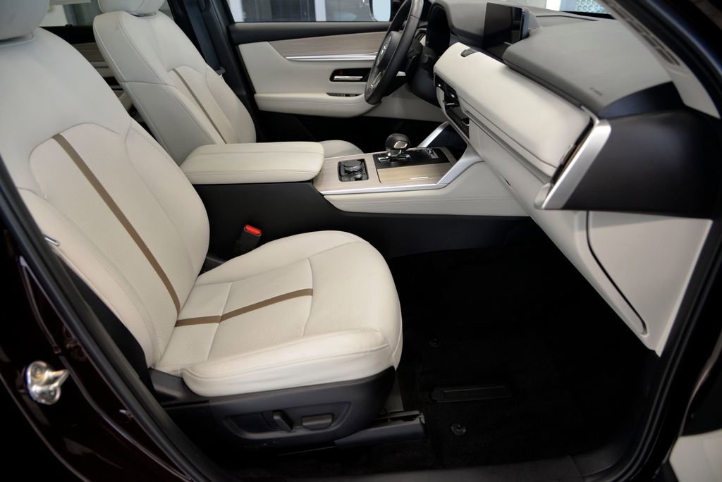Certified 2024 MAZDA CX-90 Plug-In Hybrid w/ Premium Plus AWD/4WD image 32