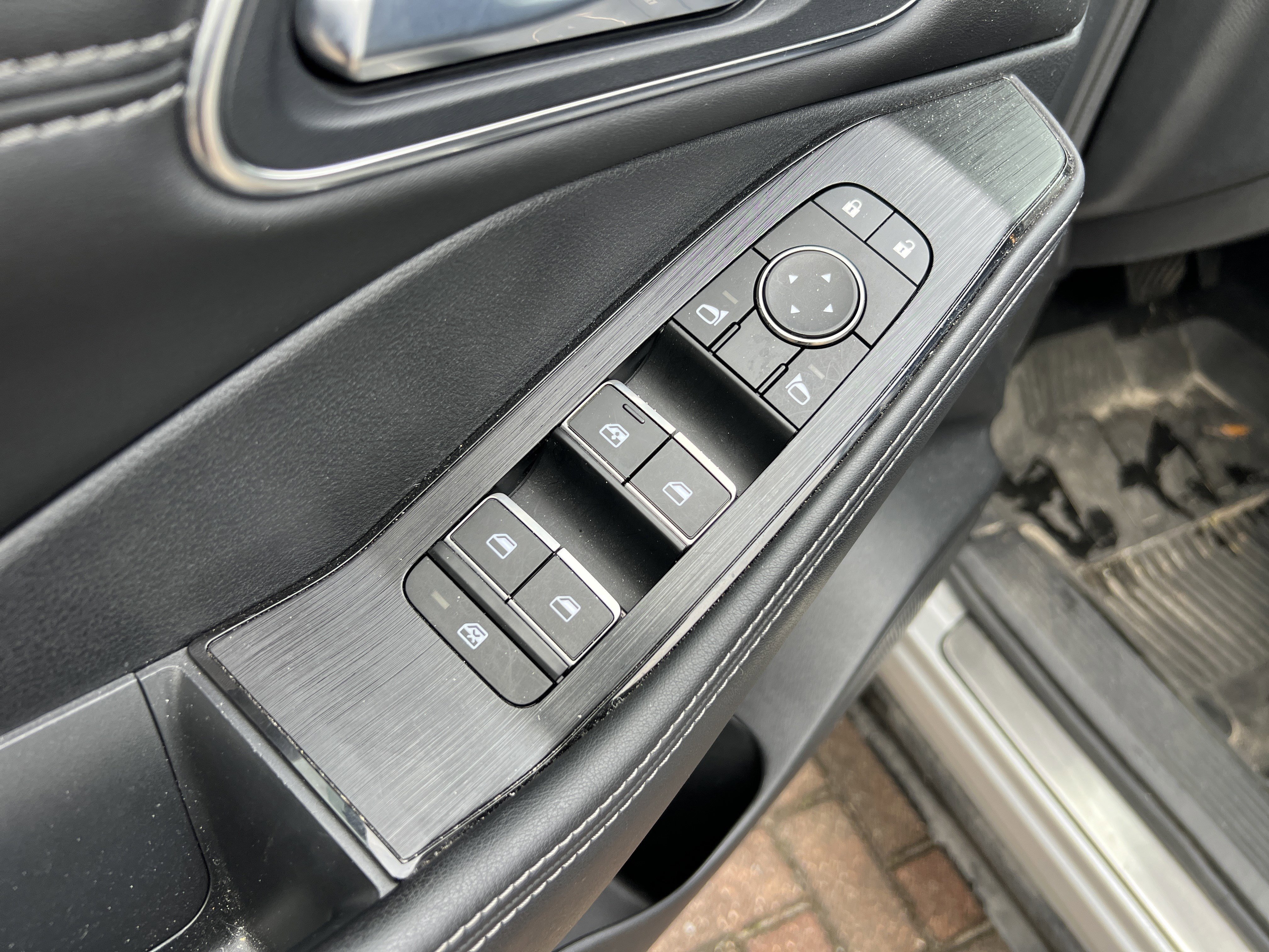 Used 2023 Nissan Rogue Platinum w/ Platinum Premium Package FWD image 15