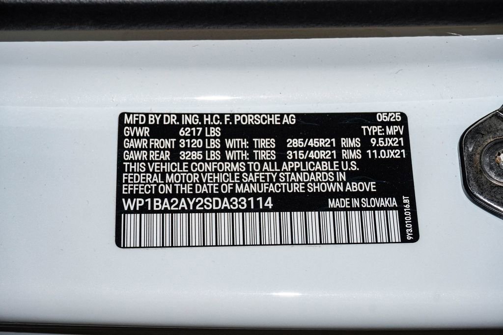 Certified 2025 Porsche Cayenne Coupe AWD/4WD image 31