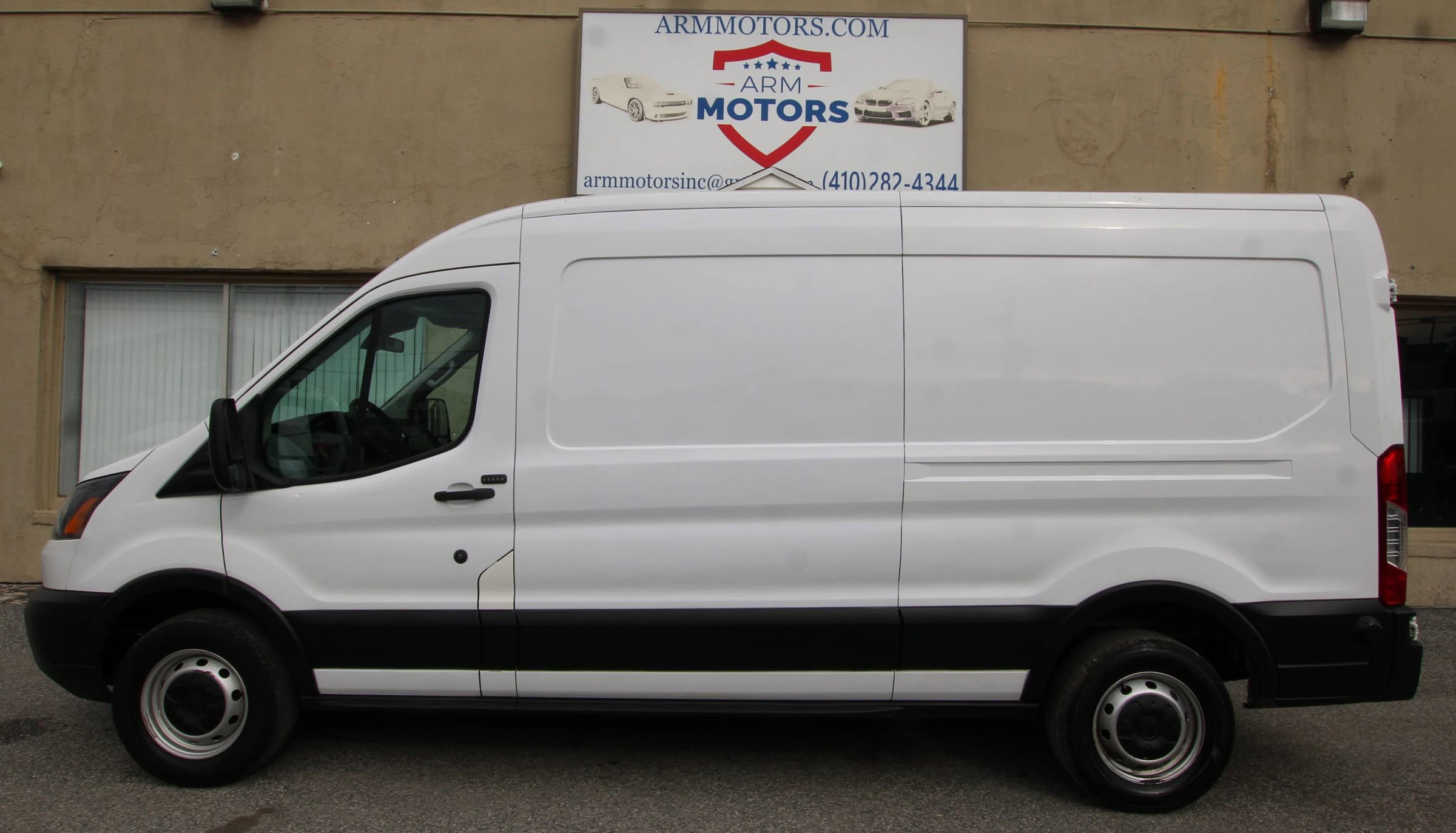 Used 2019 Ford Transit 250 148 Medium Roof image 5