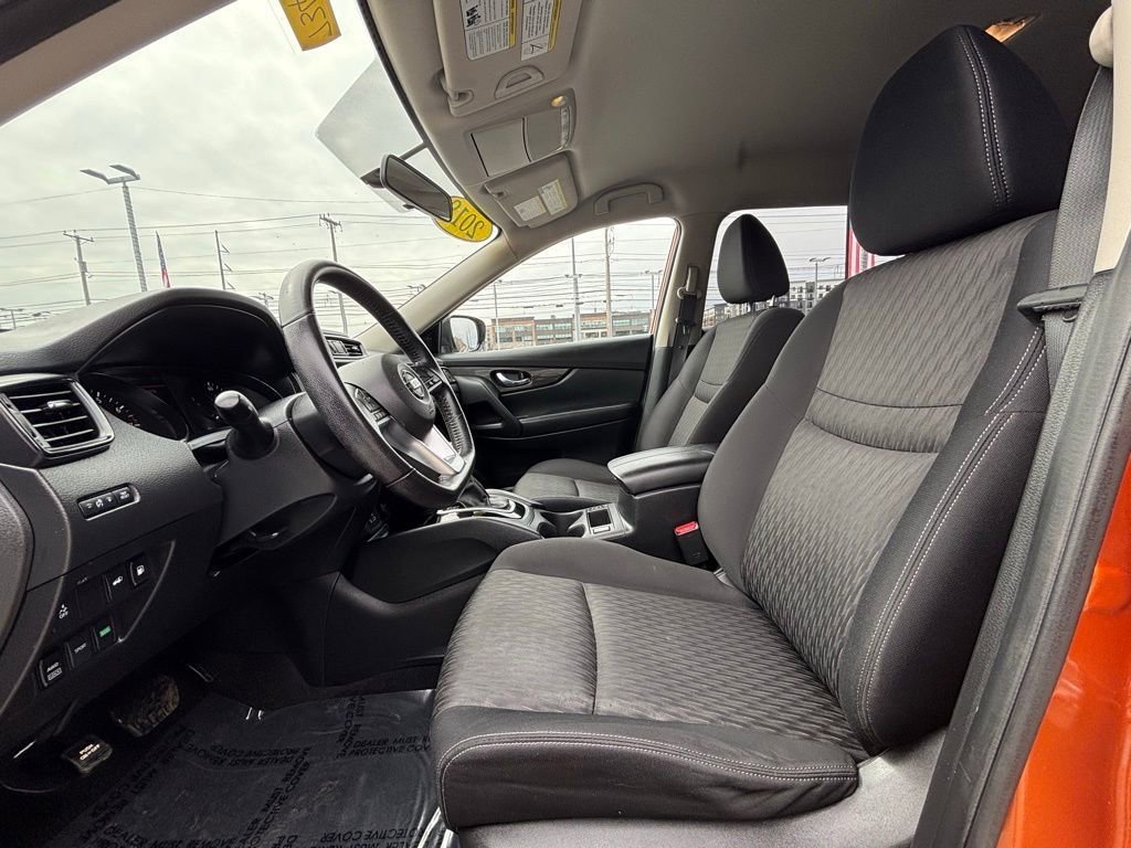 Used 2018 Nissan Rogue SV image 8