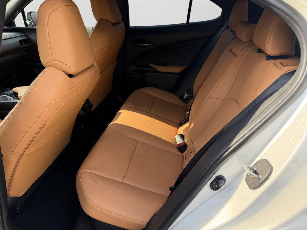 Used 2024 Lexus UX 250h AWD w/ Premium Package image 15