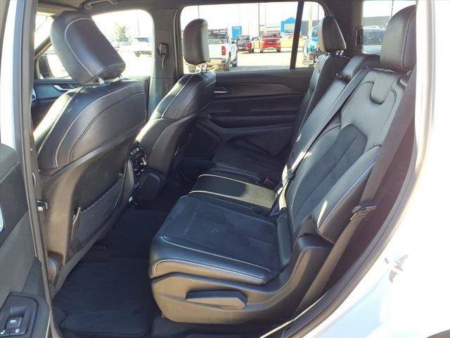 Used 2024 Jeep Grand Cherokee L Laredo image 21
