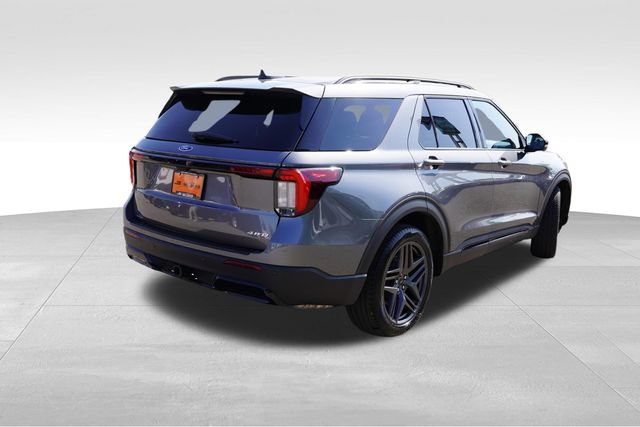Used 2025 Ford Explorer ST-Line w/ ST-Line Street Pack AWD/4WD image 5