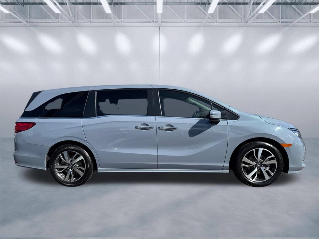 Used 2023 Honda Odyssey Touring image 3