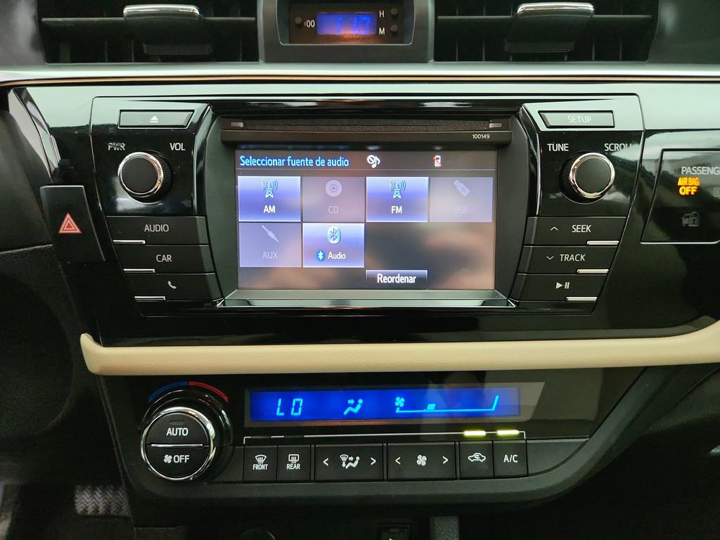 Used 2015 Toyota Corolla LE FWD image 15