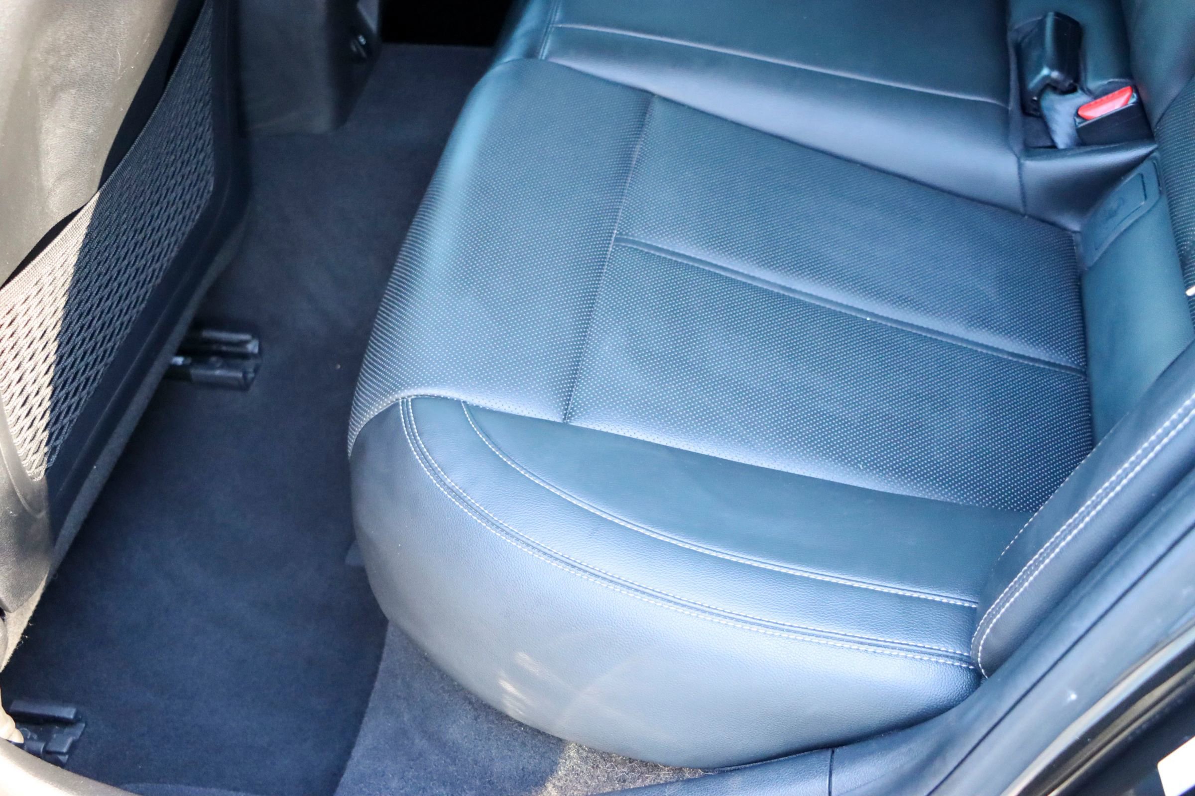 Used 2019 Genesis G70 2.0T Advanced image 17