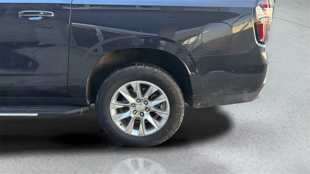 Used 2023 Chevrolet Suburban Premier image 24