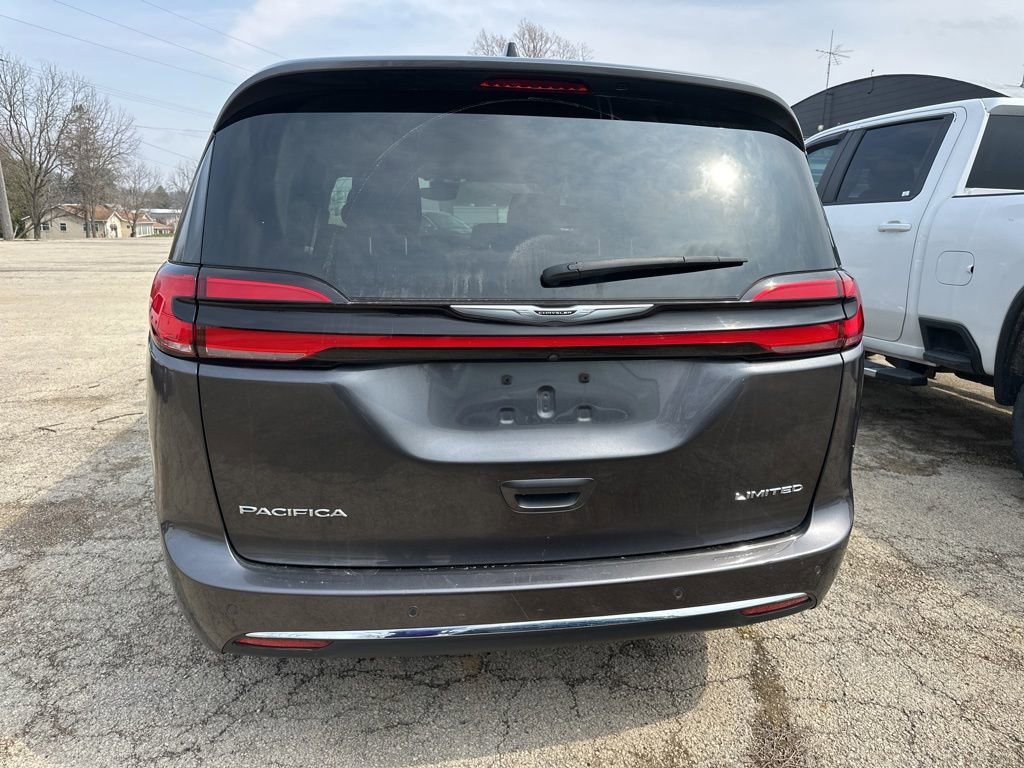 Used 2023 Chrysler Pacifica Limited image 13
