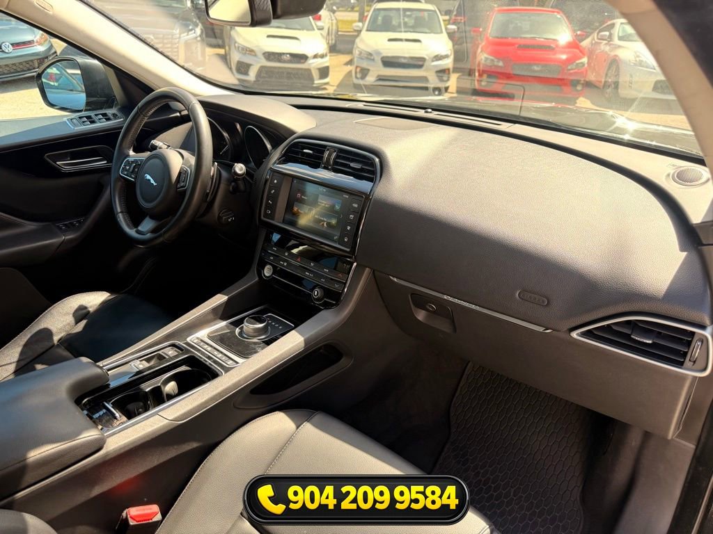 Used 2018 Jaguar F-PACE Premium image 35