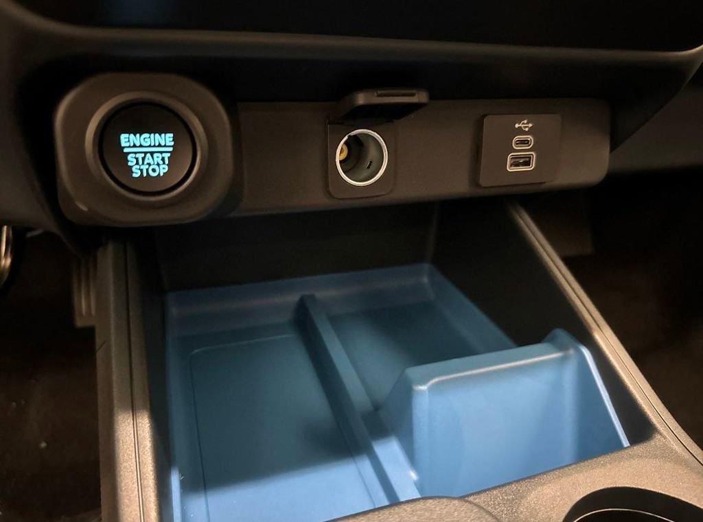 New 2025 Ford Maverick XLT image 28