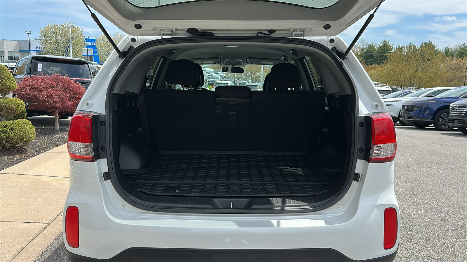 Used 2015 Kia Sorento LX image 6