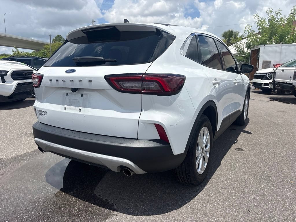 Used 2023 Ford Escape Active FWD image 3