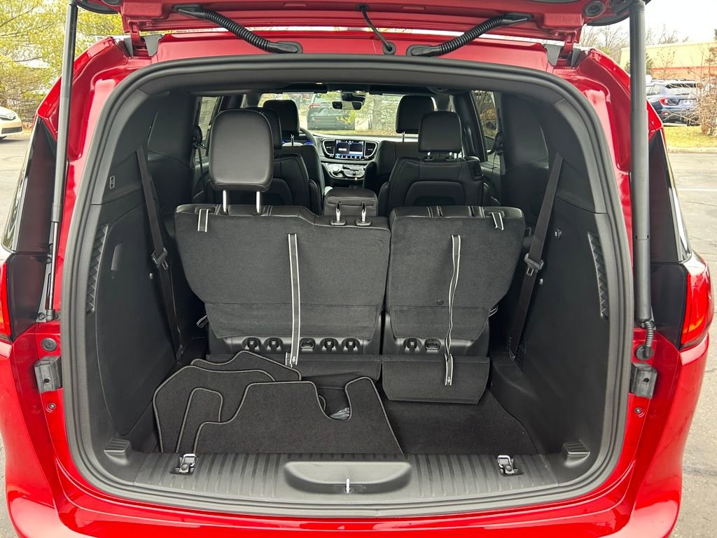 New 2026 Chrysler Voyager LX image 26