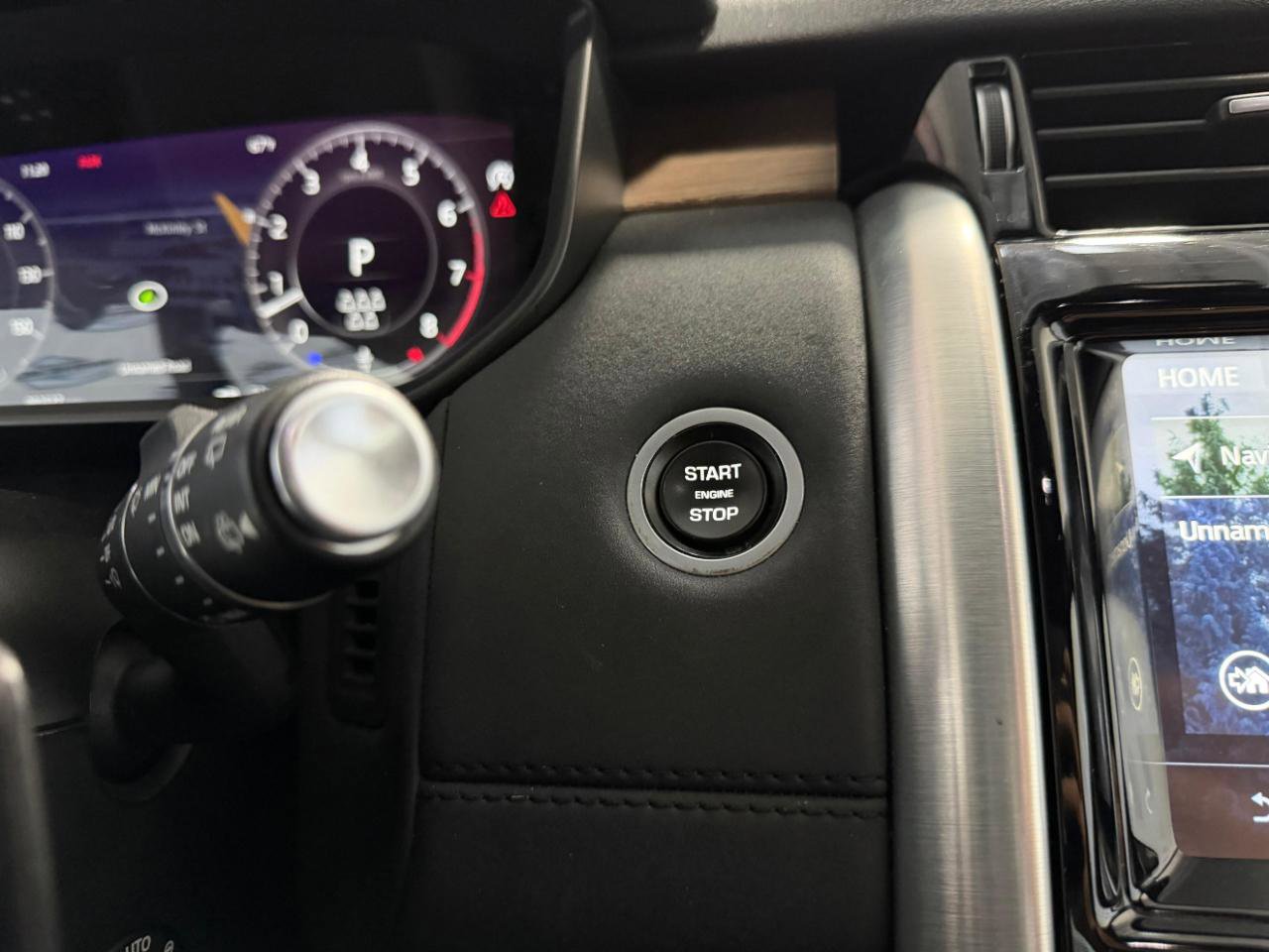 Used 2020 Land Rover Discovery HSE AWD/4WD image 38