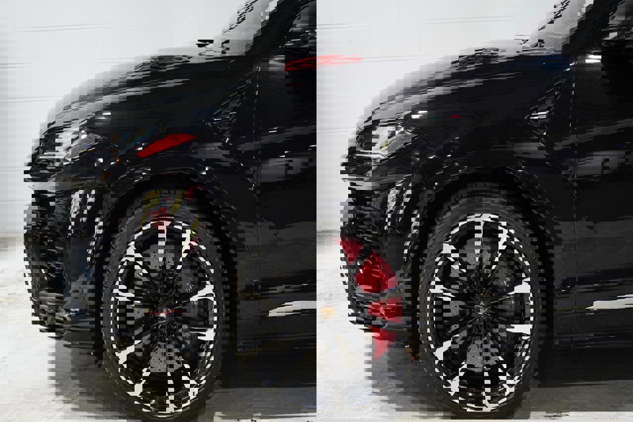 Used 2020 Lamborghini Urus image 33