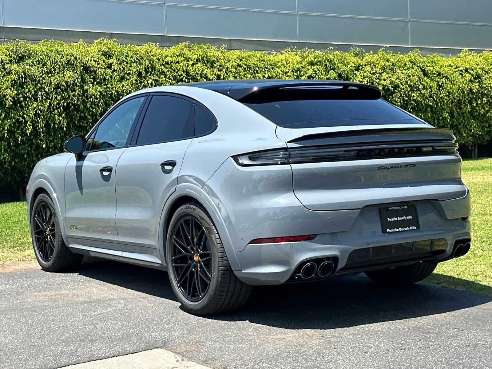 New 2026 Porsche Cayenne GTS AWD/4WD image 3