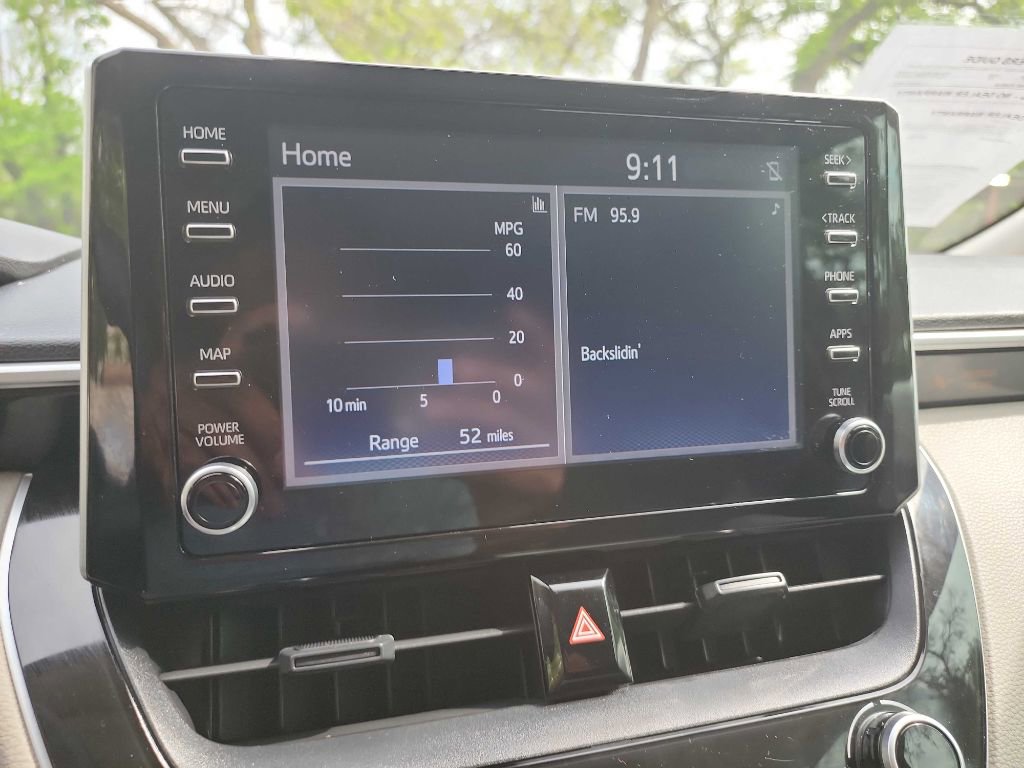 Used 2020 Toyota Corolla LE w/ LE Premium Package FWD image 22