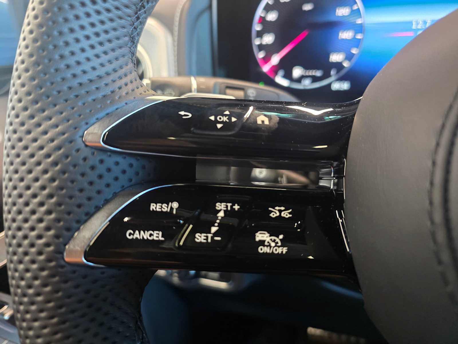 New 2026 Mercedes-Benz G 550 image 32
