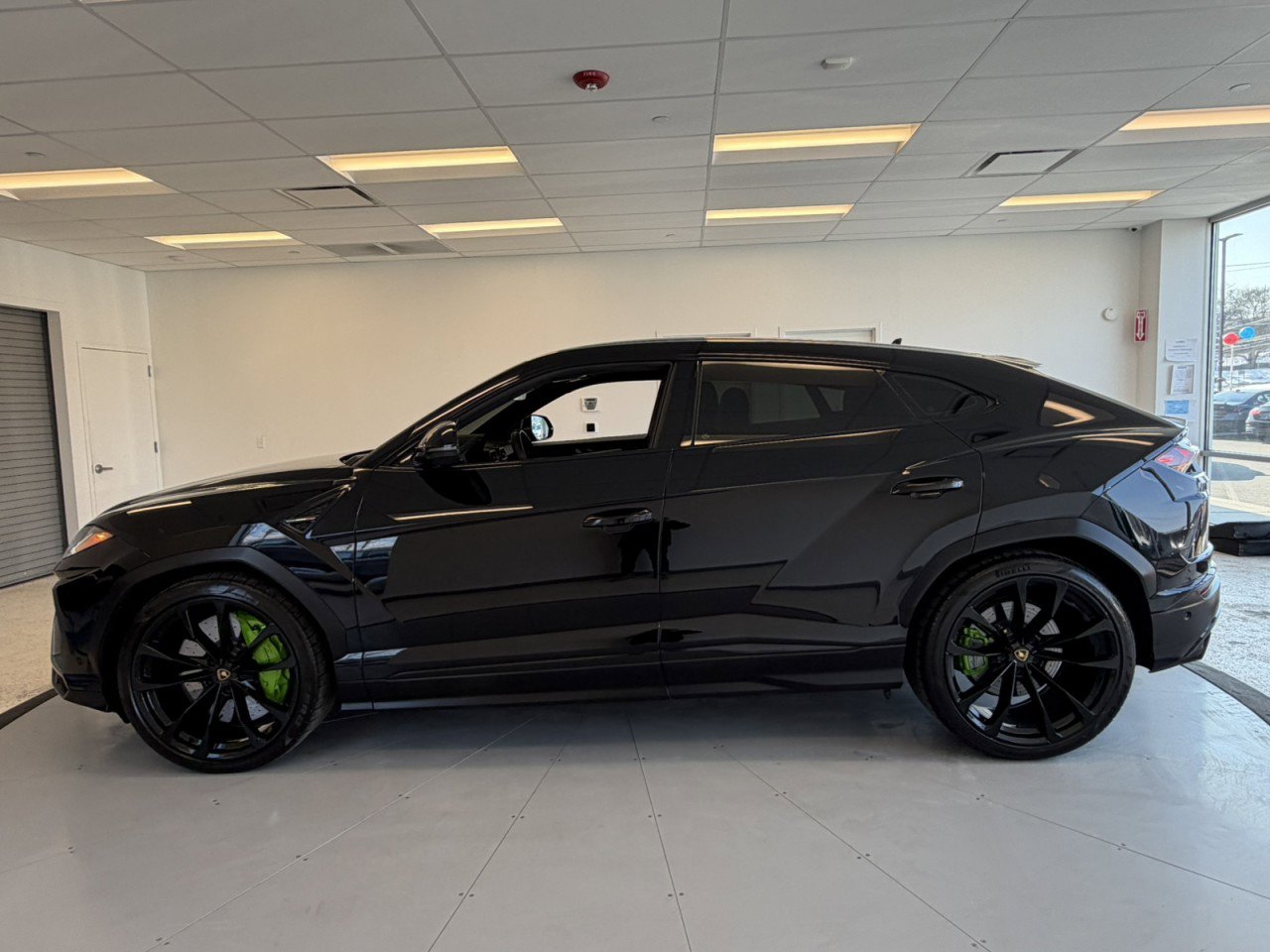 Used 2022 Lamborghini Urus image 4