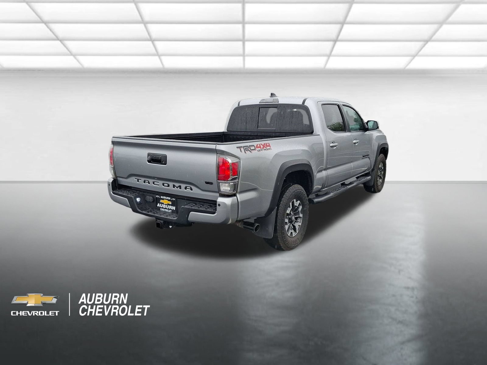 Used 2023 Toyota Tacoma TRD Off-Road w/ Technology Package AWD/4WD image 3
