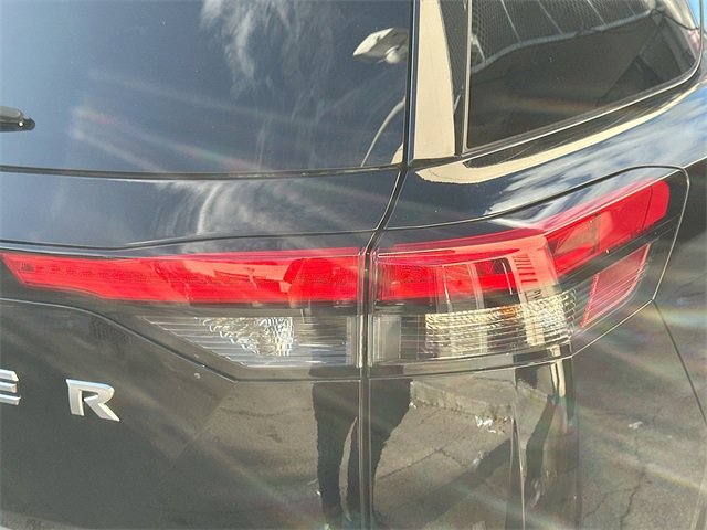 Used 2024 Nissan Pathfinder Platinum w/ Cargo Package image 26