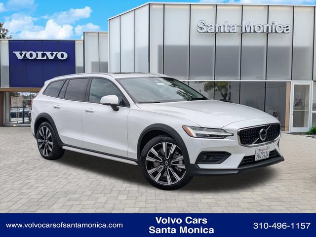 Used 2025 Volvo V60 B5 Cross Country Ultra