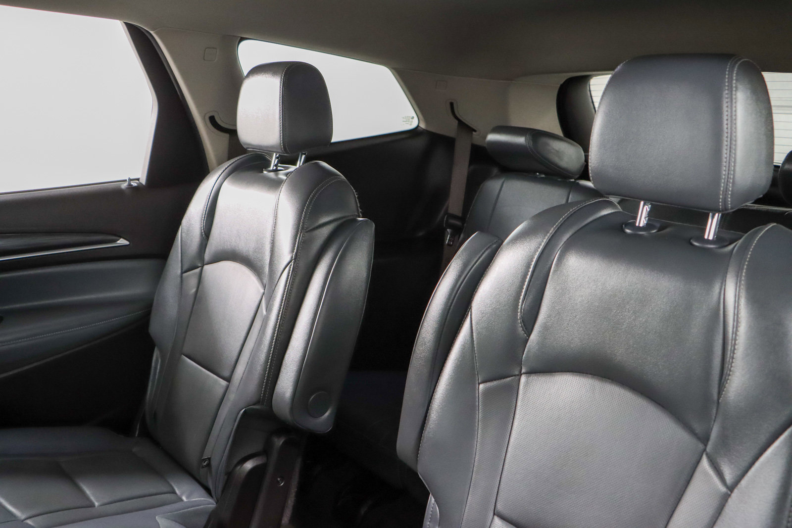 Used 2019 Buick Enclave Essence image 24