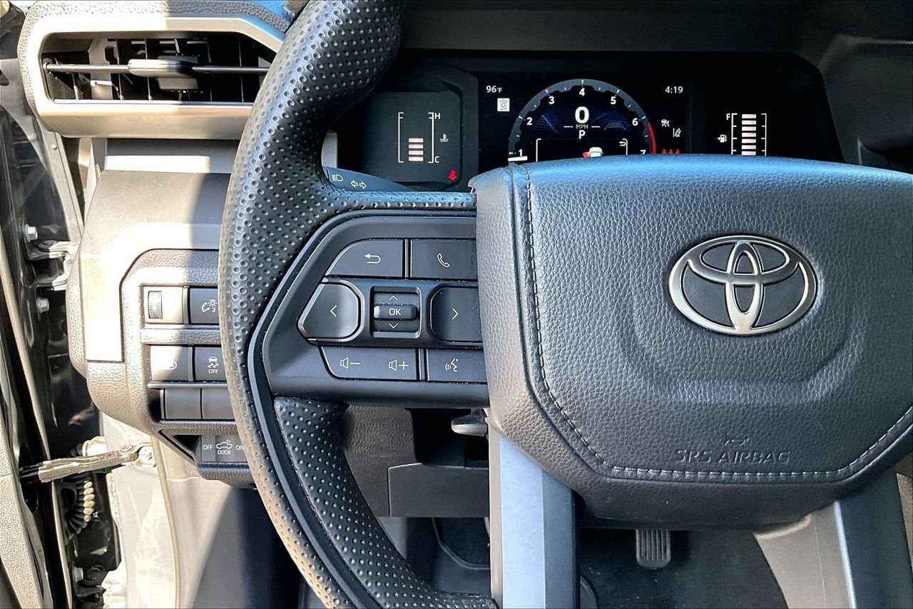 Used 2025 Toyota Tacoma SR AWD/4WD image 10
