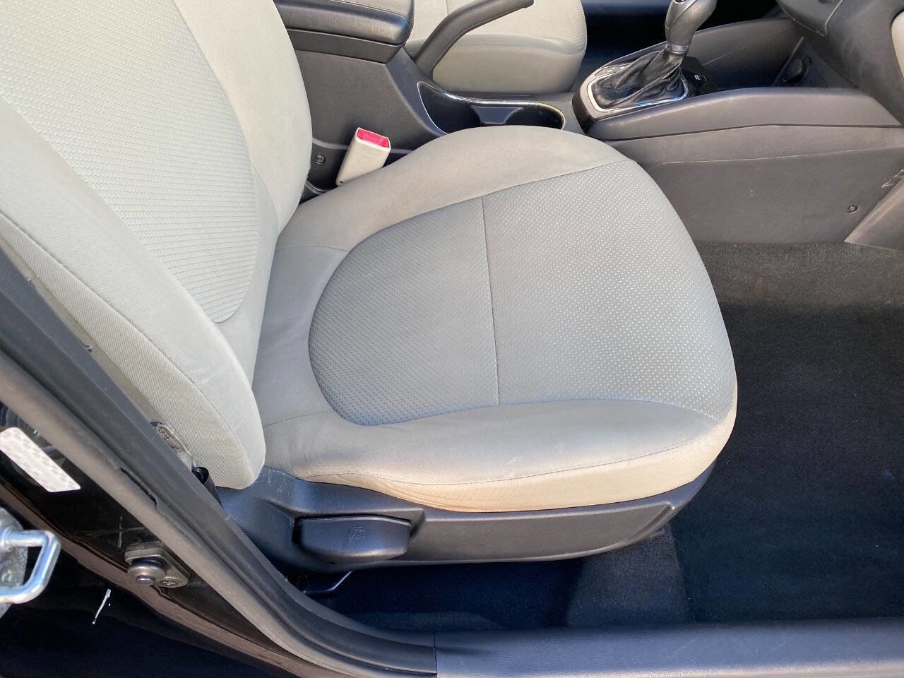 Used 2012 Kia Forte LX image 28