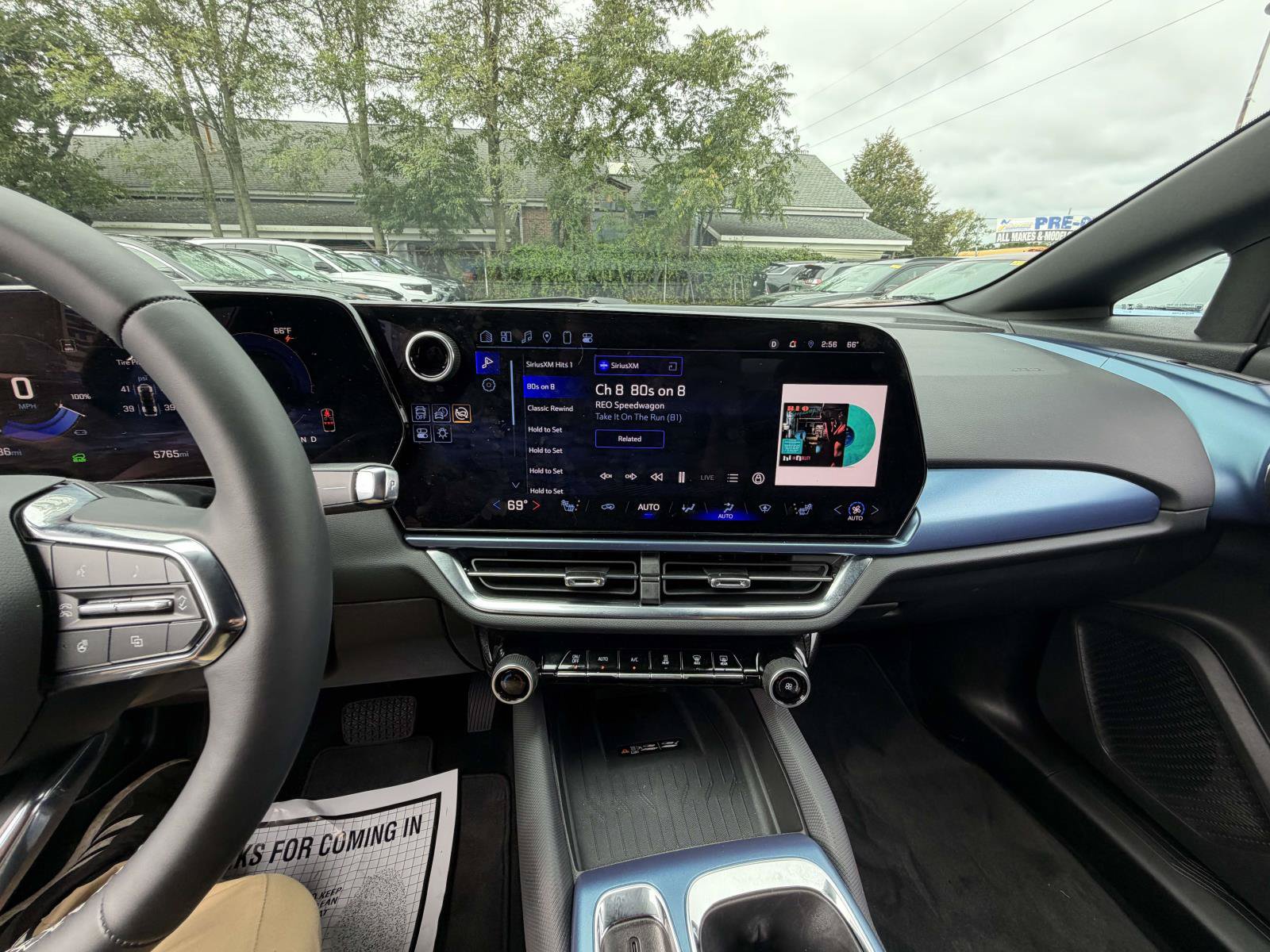 Used 2025 Chevrolet Equinox EV LT w/ Convenience Package FWD image 32