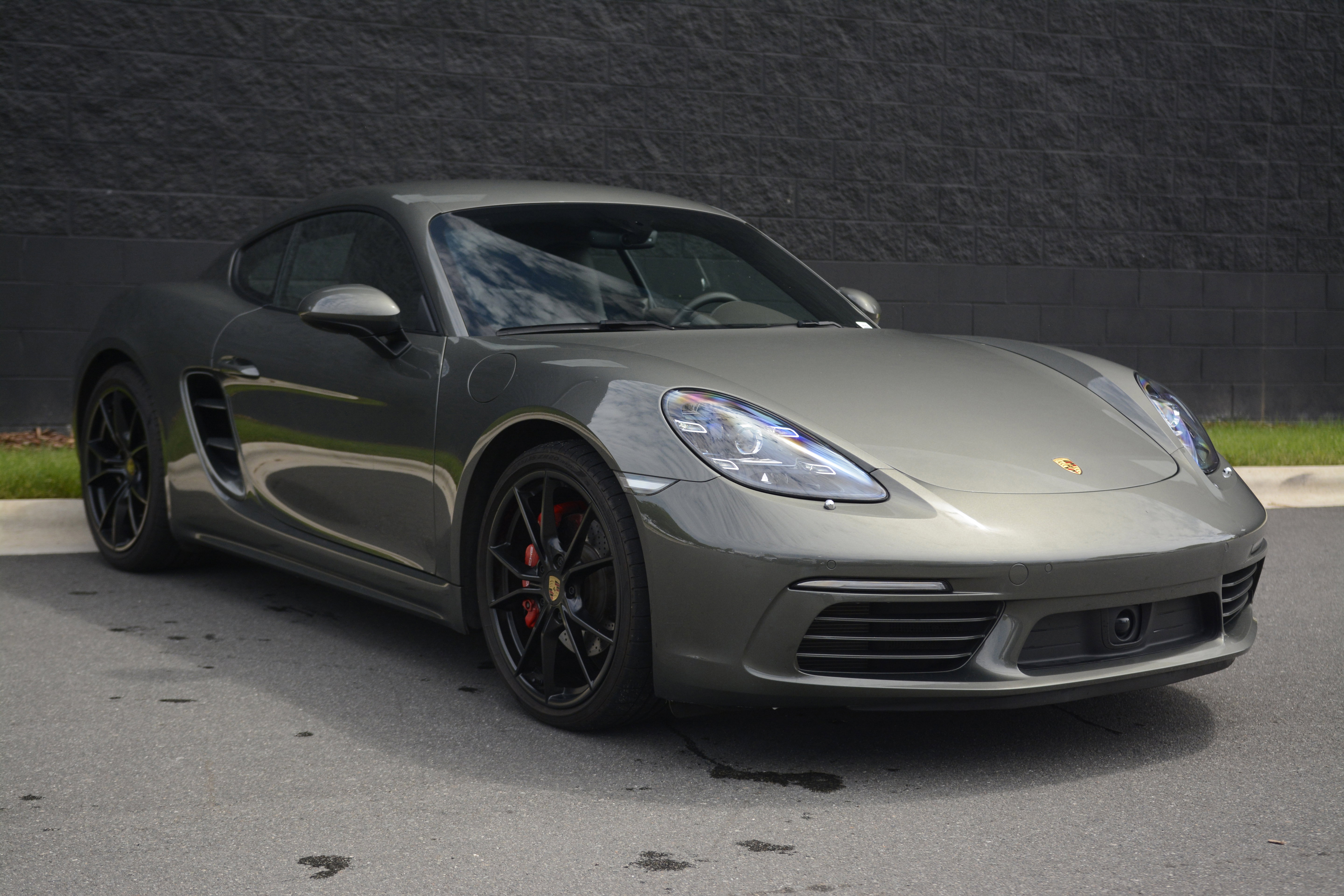 Certified 2024 Porsche 718 Cayman S RWD image 9