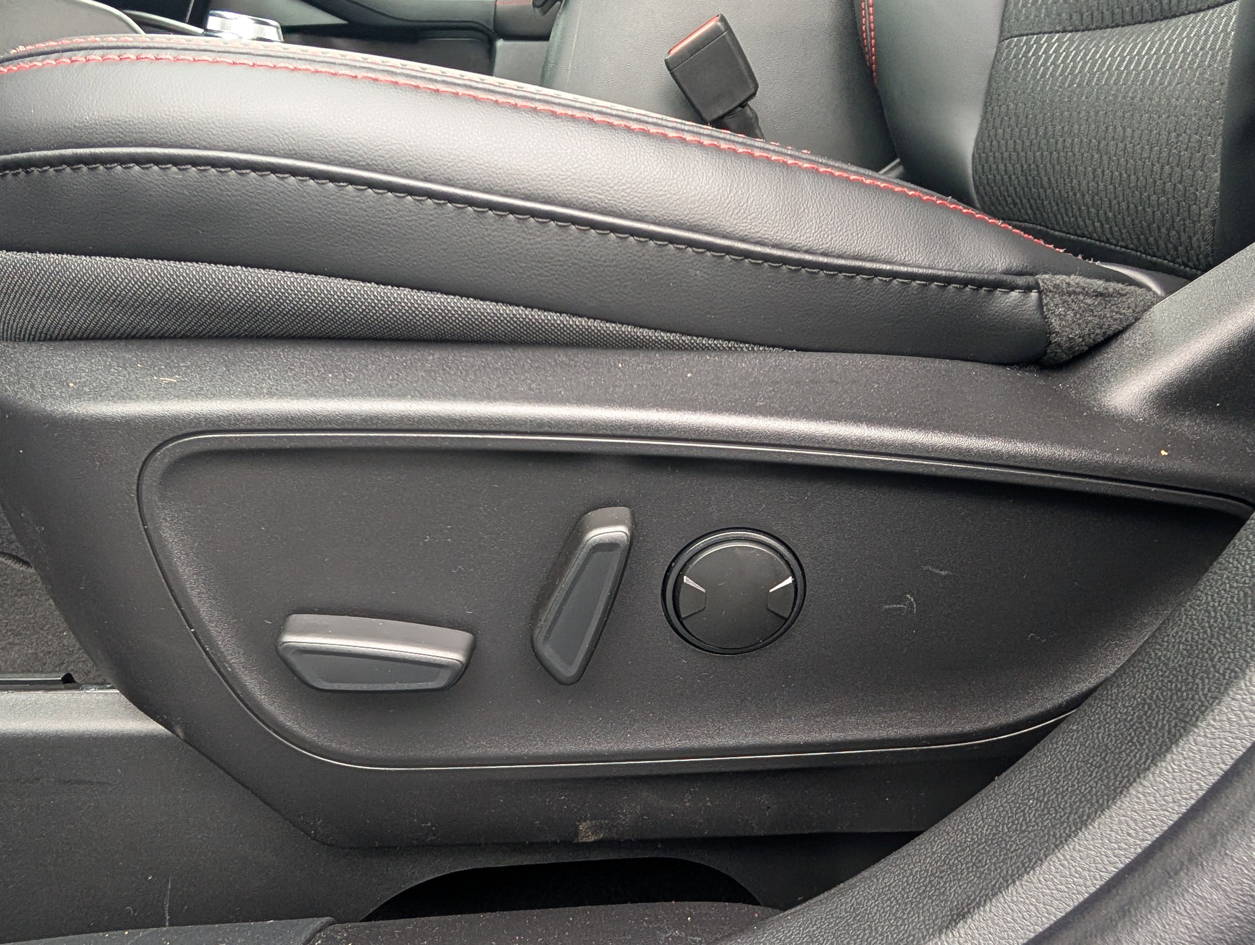 New 2026 Ford Escape ST-Line w/ Tech Pack #1 image 17