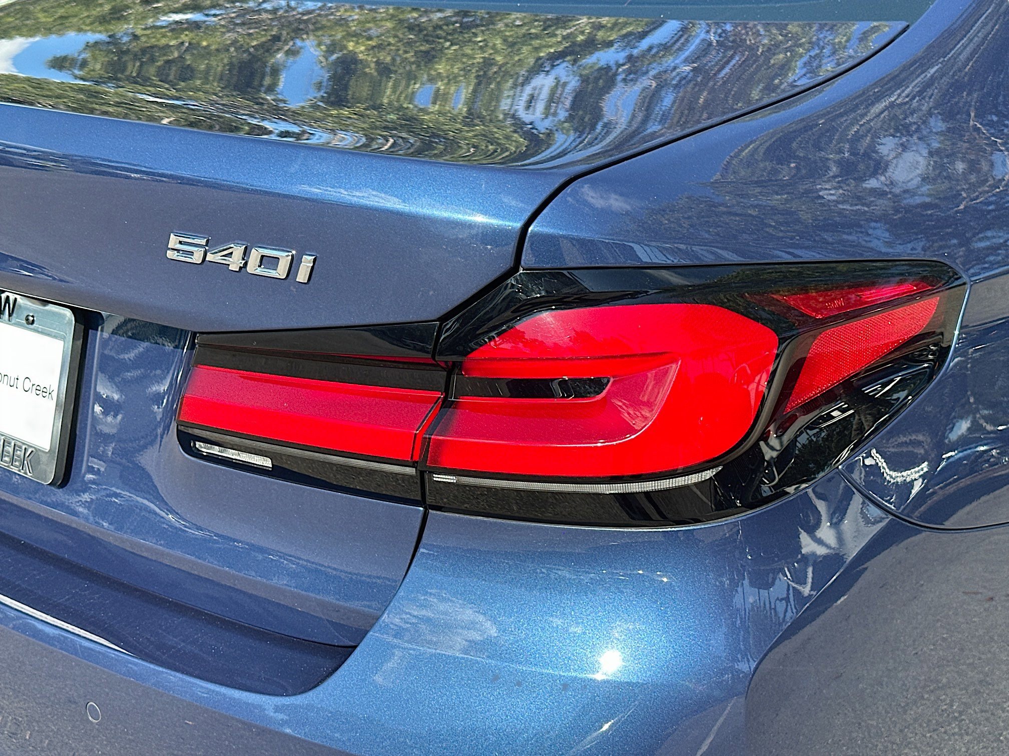 Used 2023 BMW 540i w/ Premium Package image 29