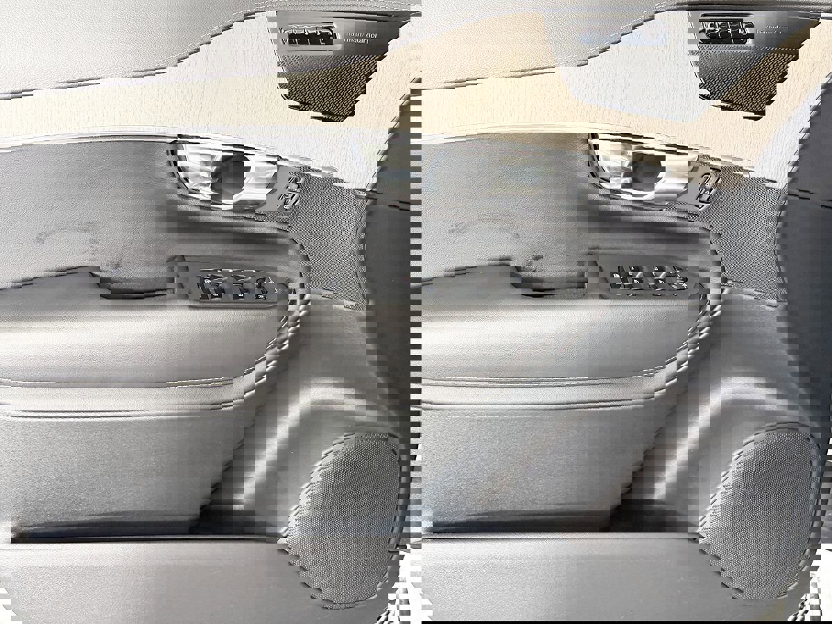 Used 2022 Volvo XC90 T6 Inscription w/ Advanced Package image 16