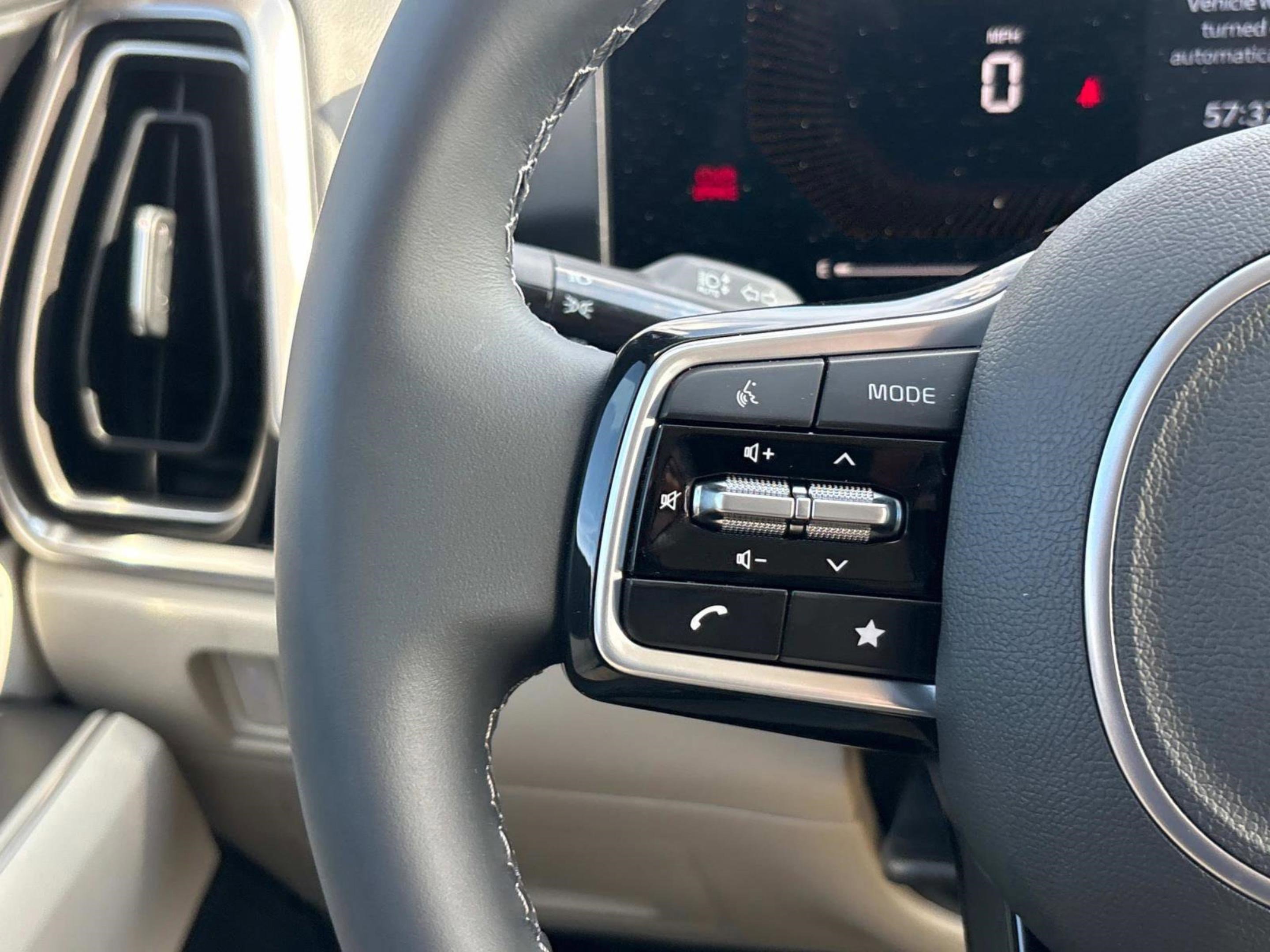 New 2025 Kia Sorento S w/ Panoramic Sunroof Package image 24