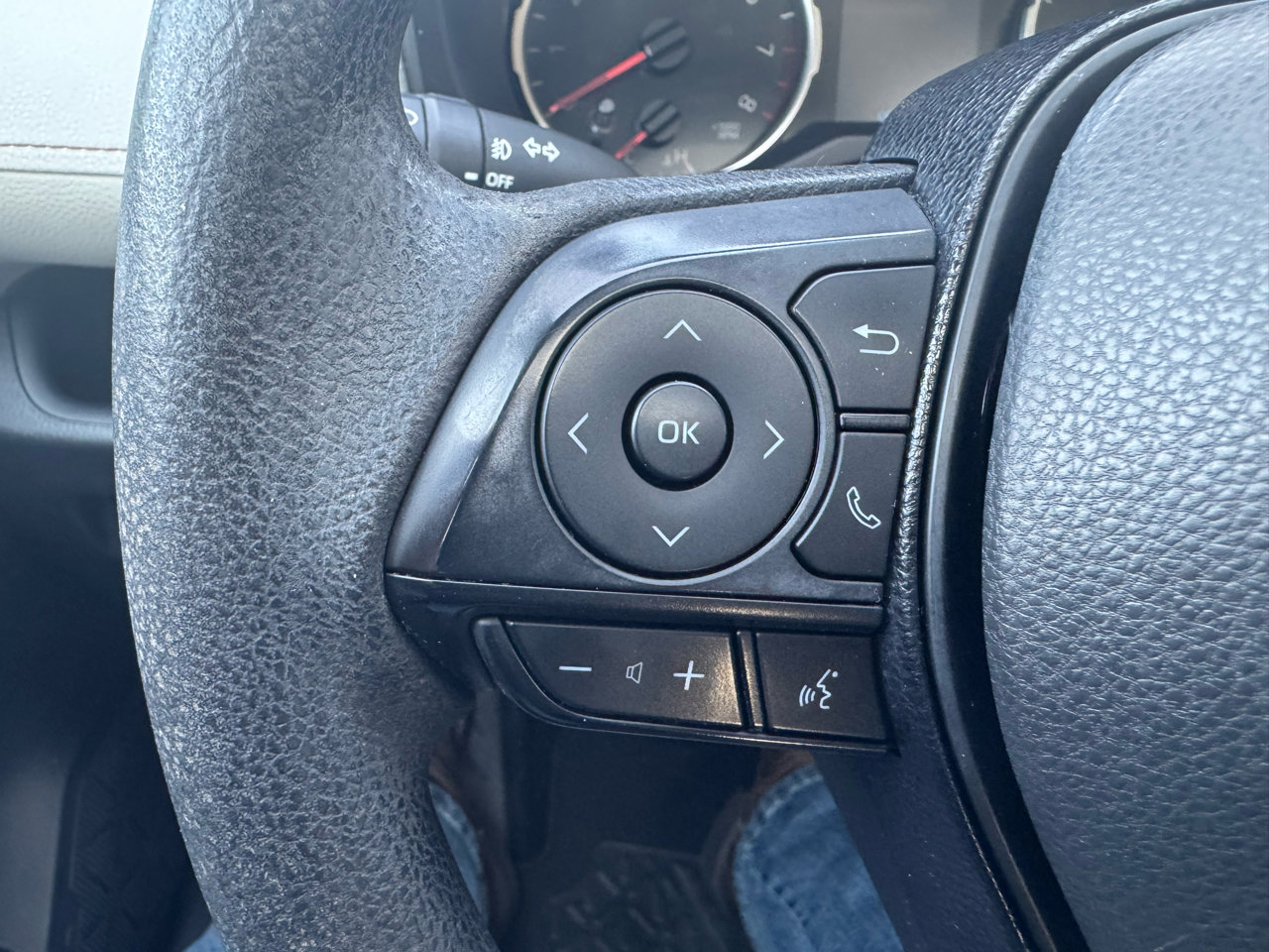 Used 2019 Toyota RAV4 XLE image 19