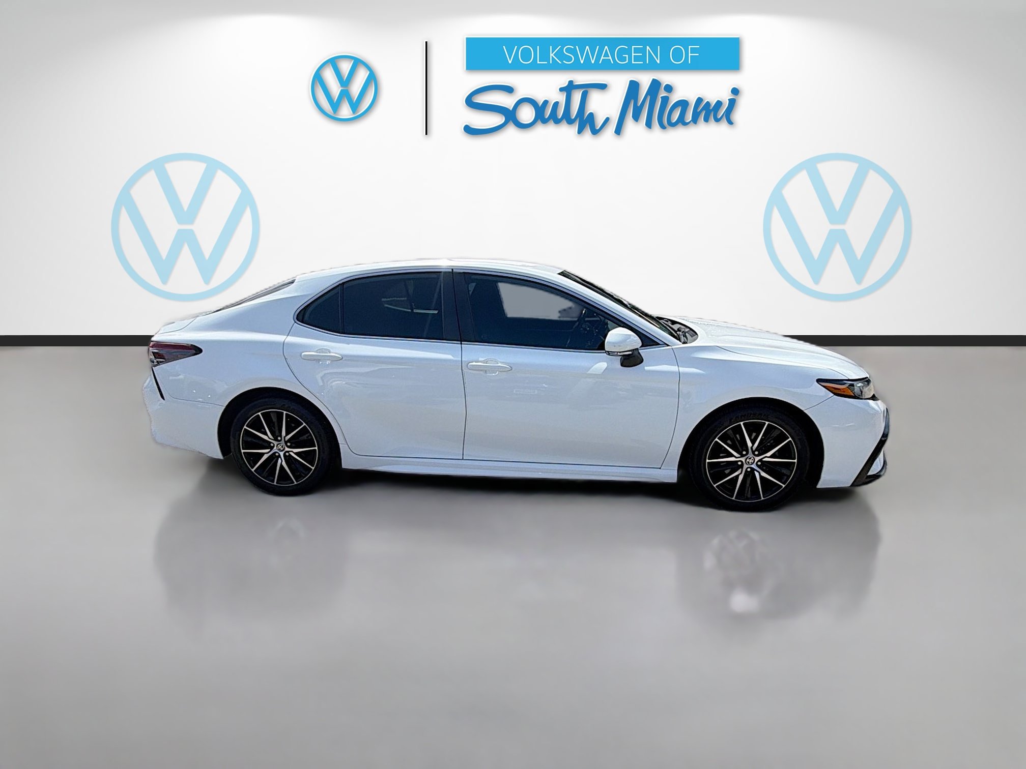 Used 2023 Toyota Camry SE FWD image 8