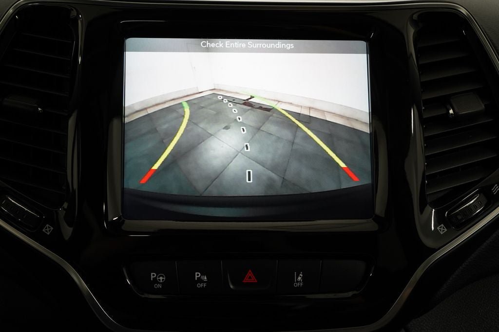 Used 2019 Jeep Cherokee Limited w/ Luxury Group AWD/4WD image 33