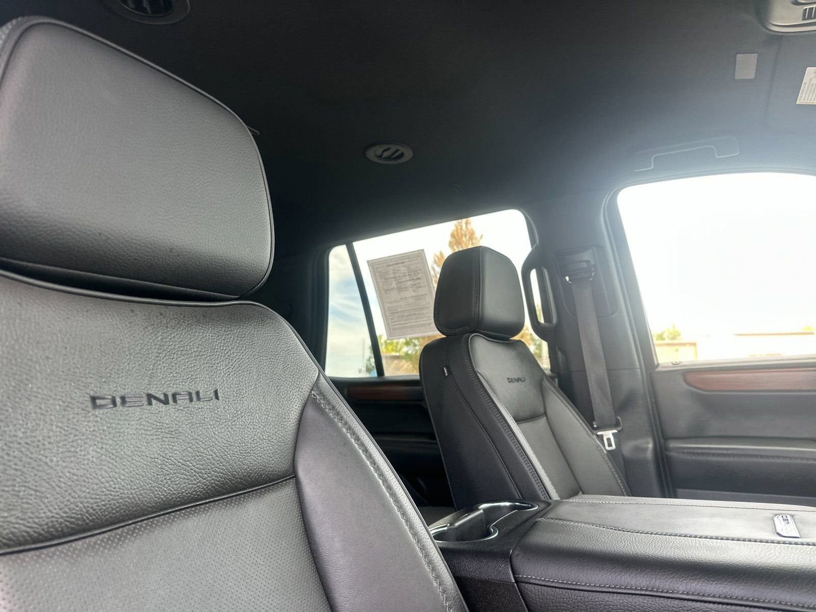 Used 2025 GMC Yukon Denali AWD/4WD image 19