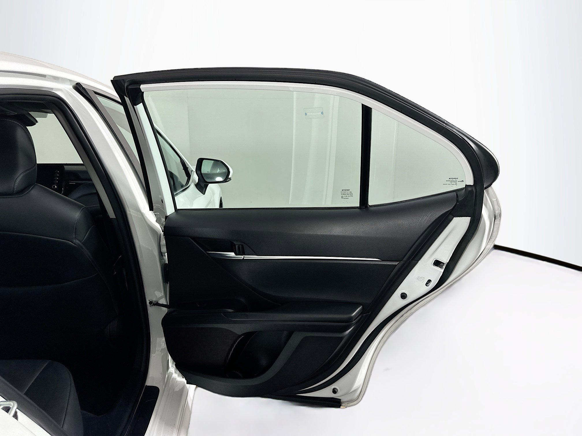 Used 2024 Toyota Camry SE image 28