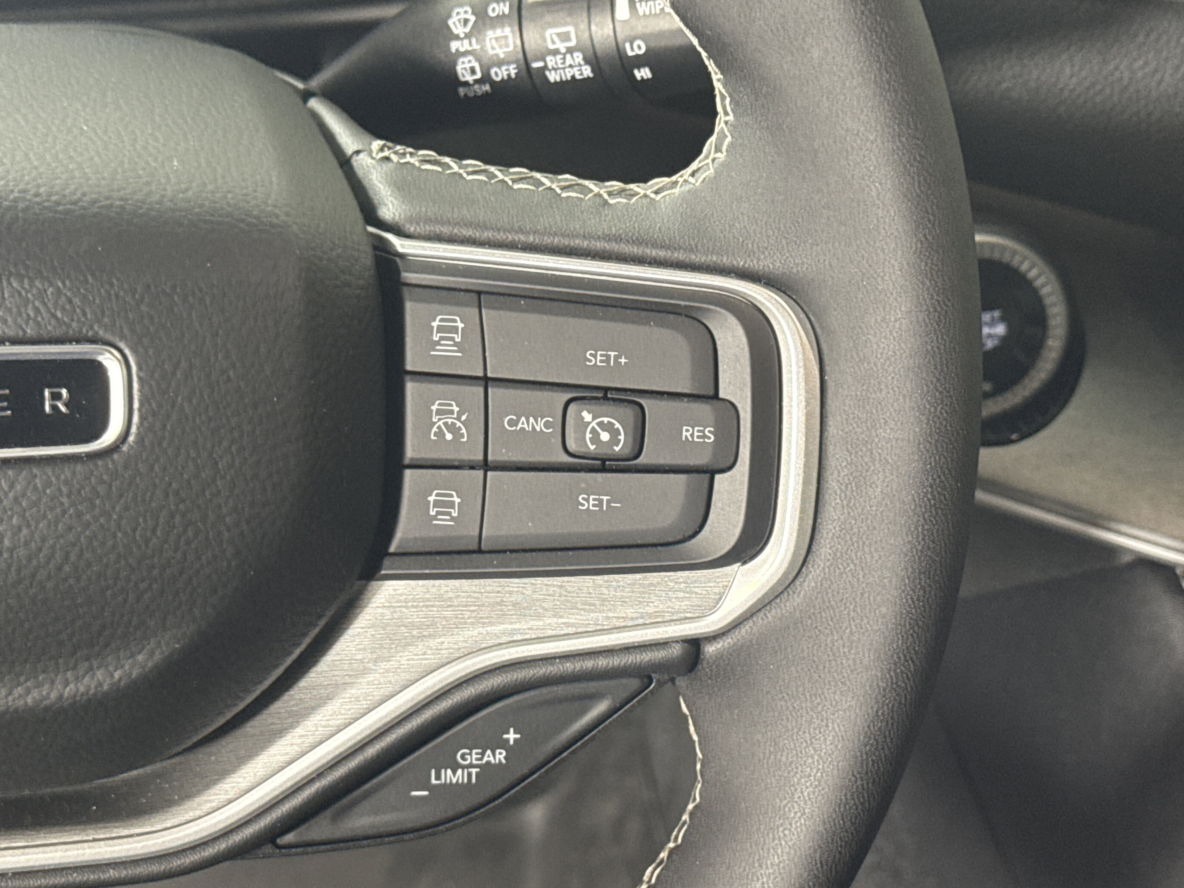 New 2025 Jeep Wagoneer 4WD w/ Convenience Group I image 18