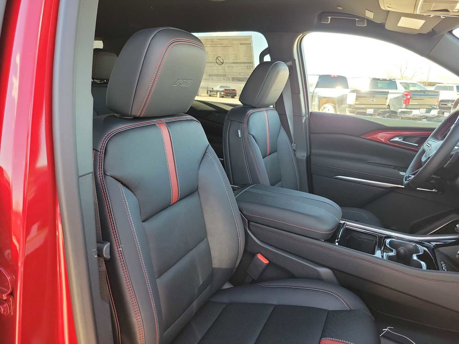 New 2026 Chevrolet Traverse RS w/ LPO, Floor Liner Package image 18