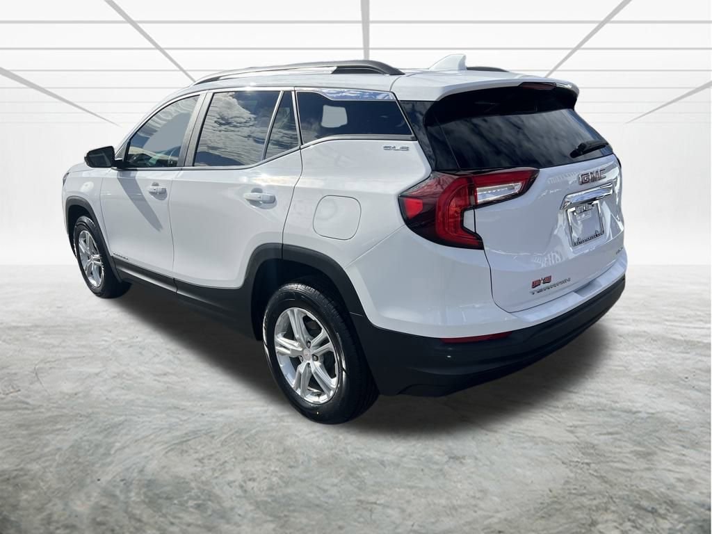 Used 2023 GMC Terrain SLE w/ Driver Convenience Package image 7