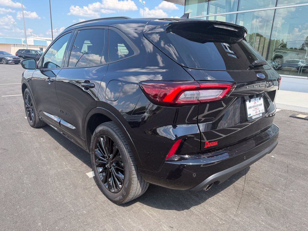 Used 2025 Ford Escape ST-Line Elite AWD/4WD image 8