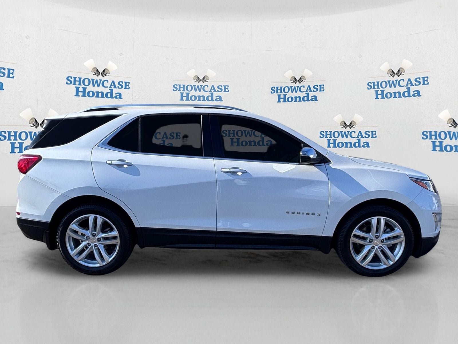 Used 2020 Chevrolet Equinox Premier FWD image 9