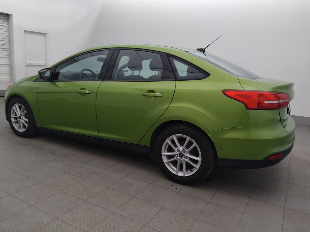 Used 2018 Ford Focus SE w/ Cold Weather Package FWD image 3