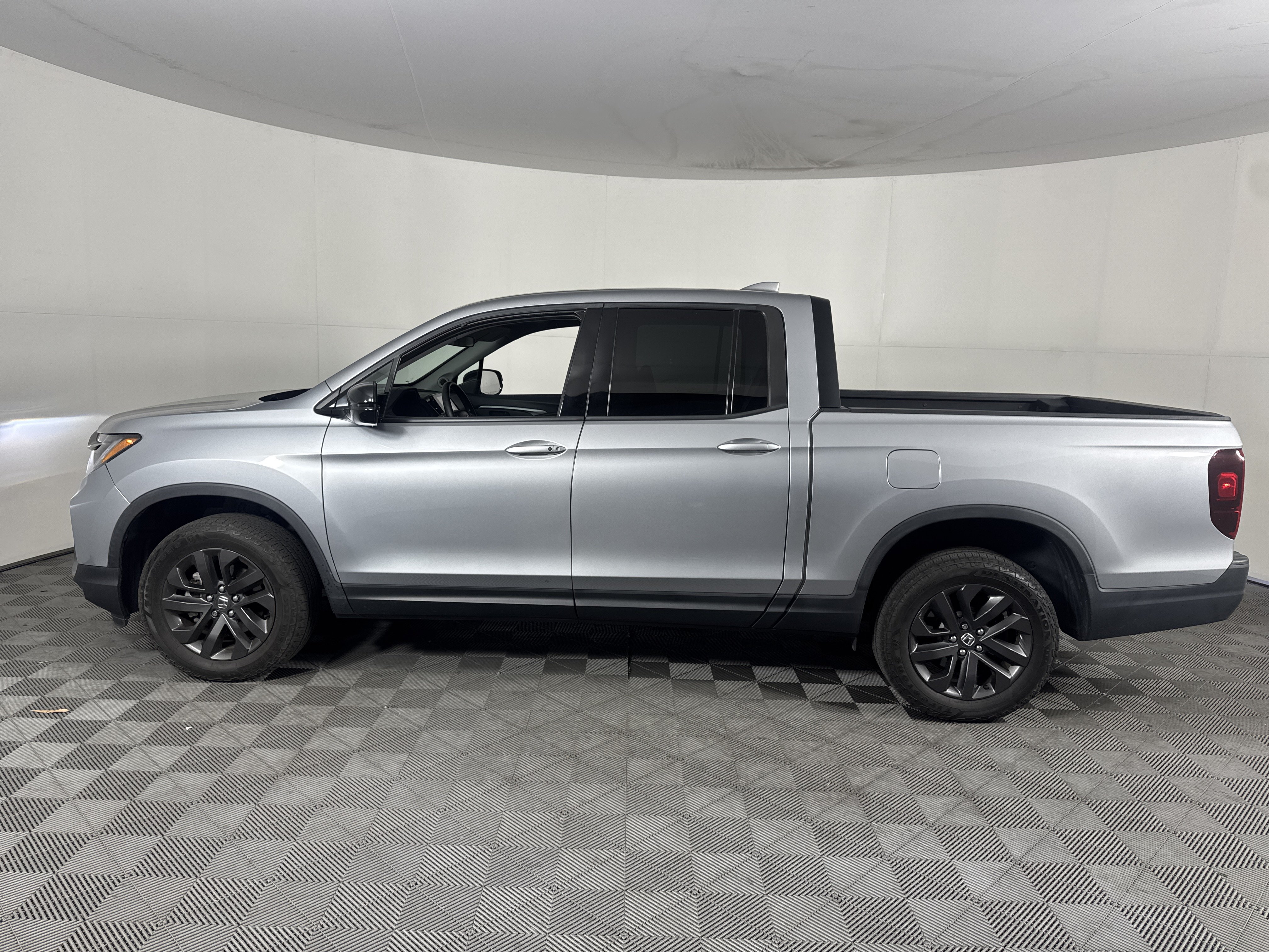 Used 2023 Honda Ridgeline Sport image 7